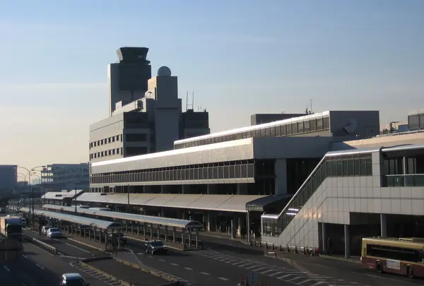 大阪国際空港