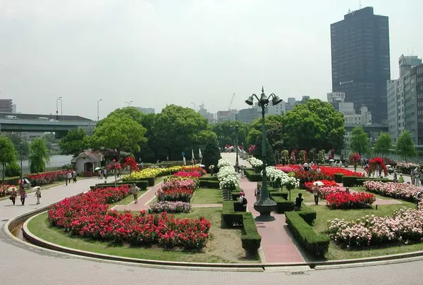 中之島バラ園