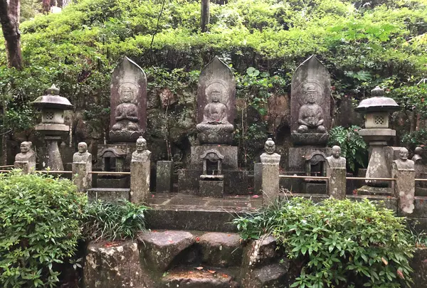 三滝寺（三滝観音）