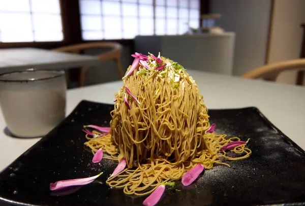 和栗 白露