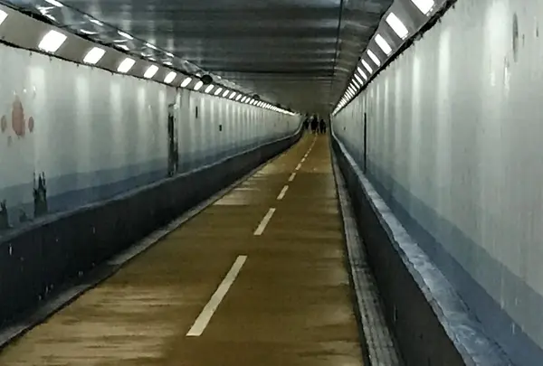関門トンネル人道 入口（門司側）