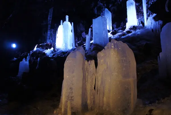 鳴沢氷穴