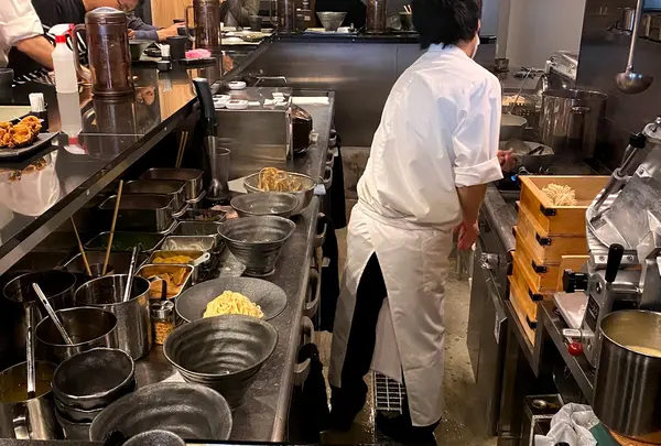 鶏soba 座銀 神戸本店