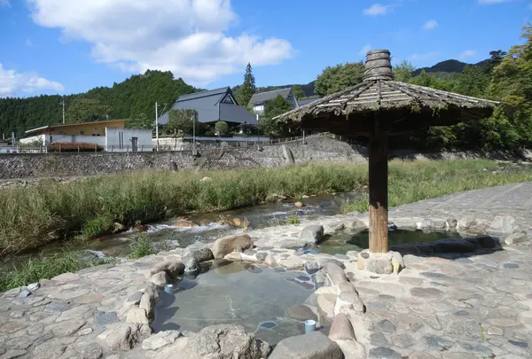 足踏み洗濯の洗濯湯