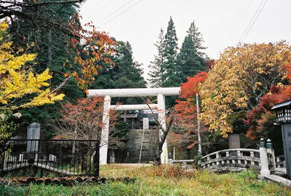 土津神社