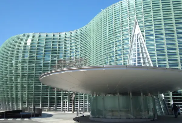 国立新美術館