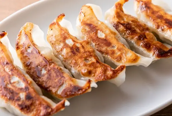 金の餃子酒場