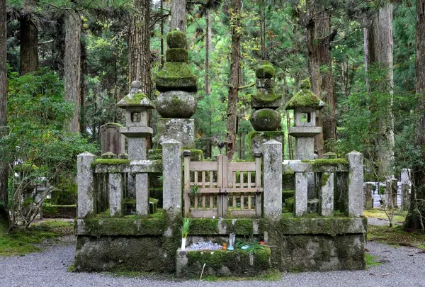 武田信玄・勝頼墓所
