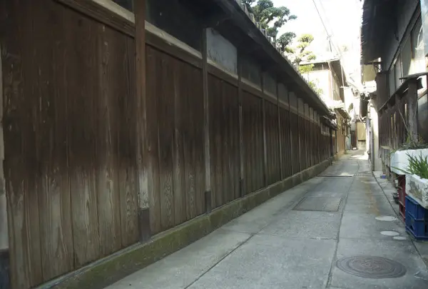 真浦の路地裏