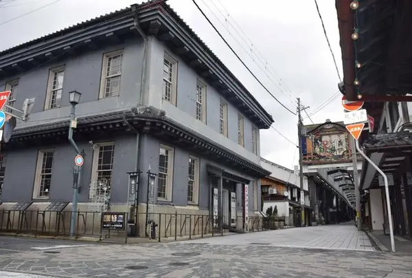 黒壁ガラス館