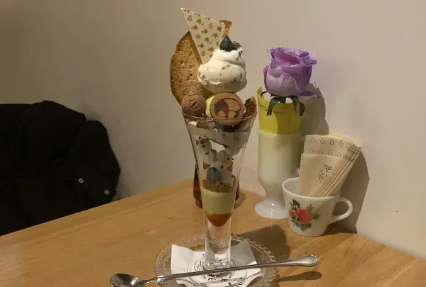 夜パフェ専門店パフェテリア ベル