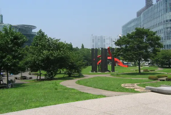 都立シンボルプロムナード公園