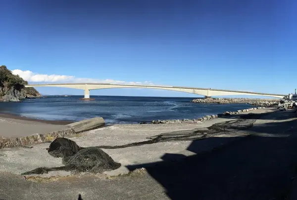 三ツ石海岸
