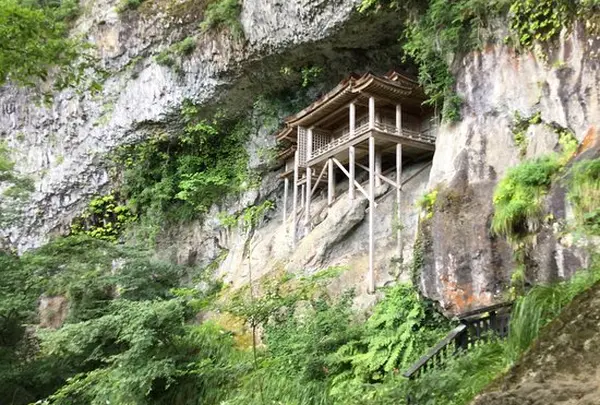 三徳山三佛寺