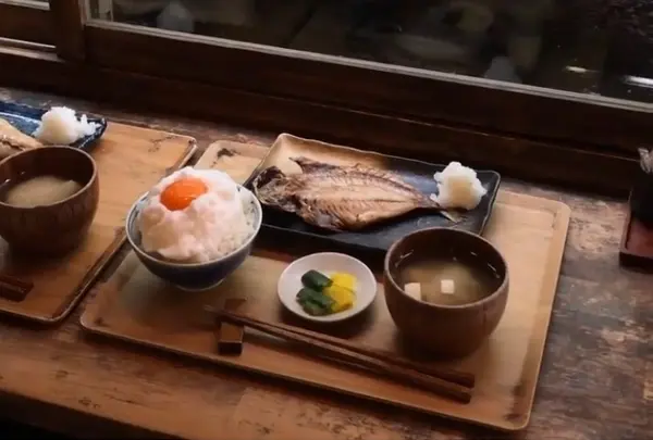 カフェ ヨリドコロ