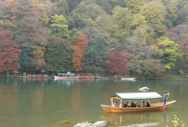 嵐山遊覧船