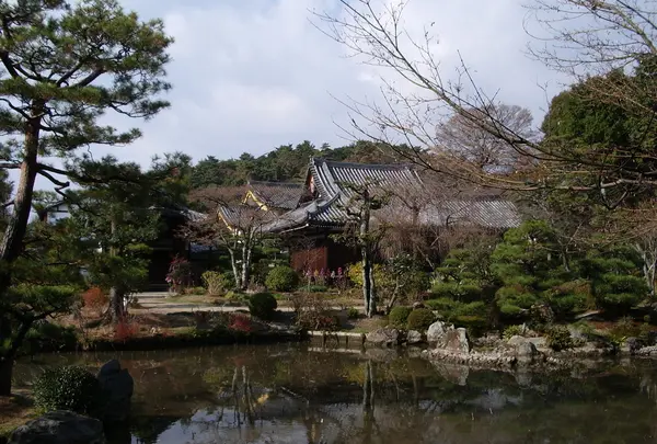 花の寺①「五位山 法金剛院」