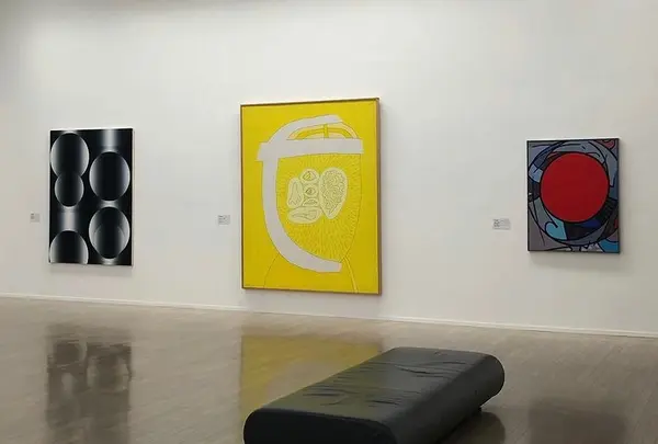 横浜美術館