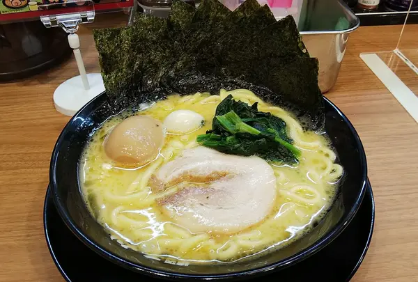 横浜家系ラーメン 町田商店 宮益坂店