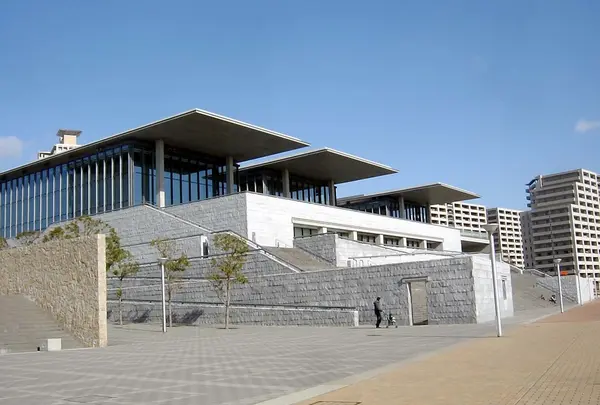 兵庫県立美術館　芸術の館