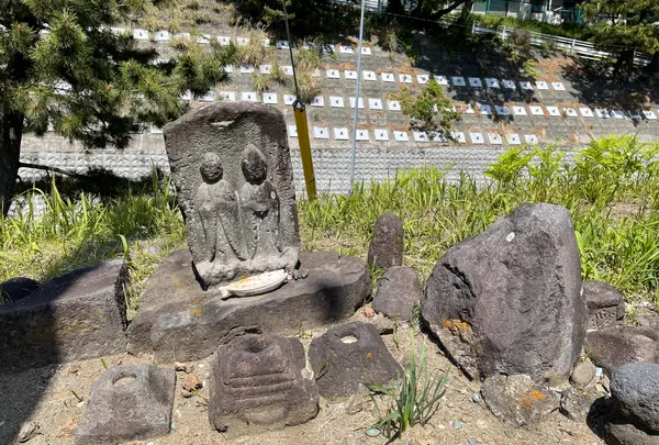 茶屋旧道路傍の道祖神