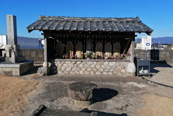 六体地蔵・小田墓地