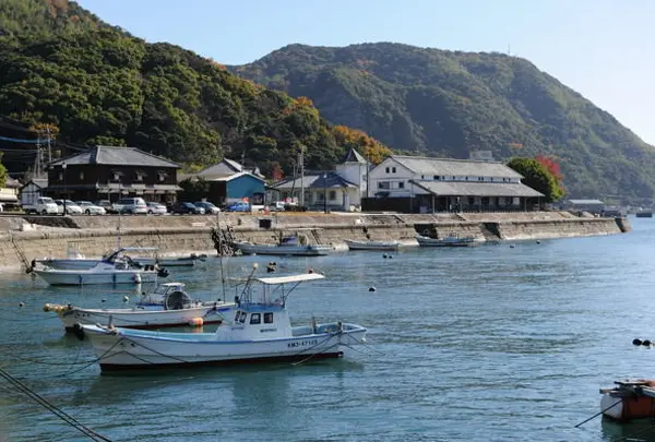 三角西港