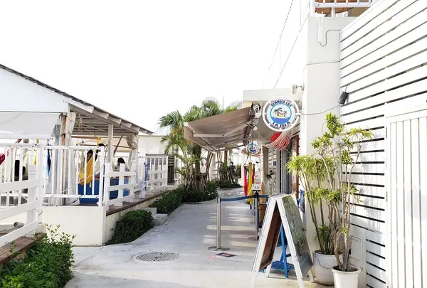 瀬長島ウミカジテラス