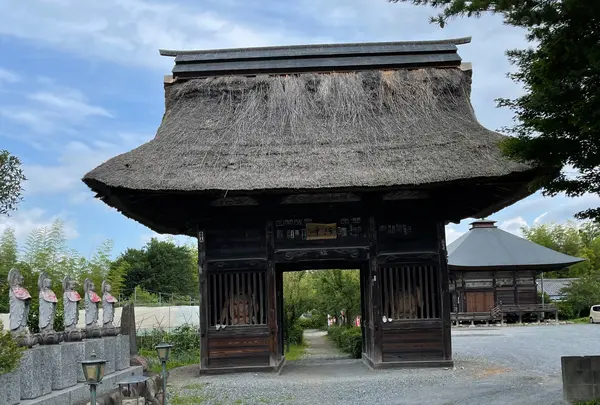 秩父札所二十二番　童子堂
