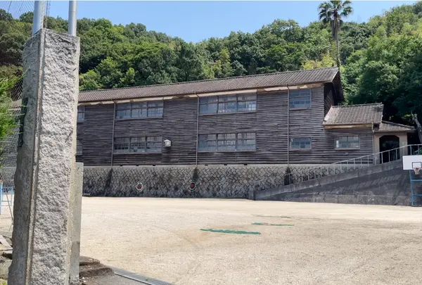 笠岡市立真鍋中学校