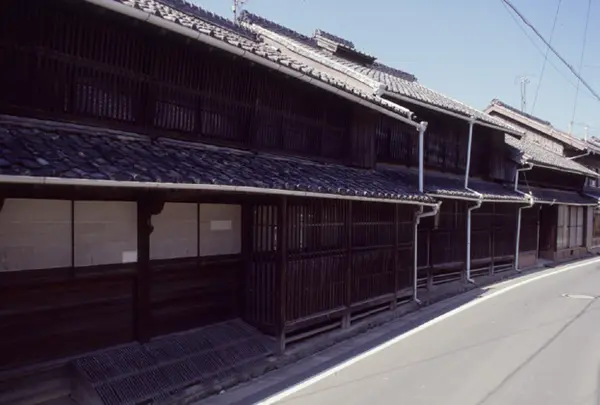 御油の町並