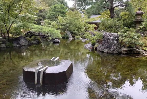 神嶽山神苑
