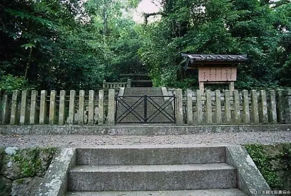 可愛山陵