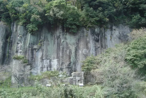 清水磨崖仏