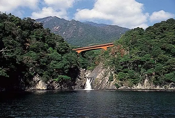 トローキの滝