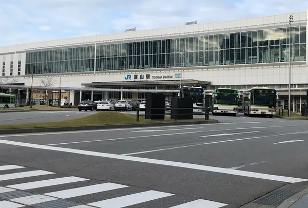 富山駅