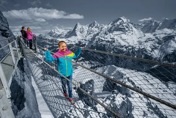 Thrill Walk, Birg