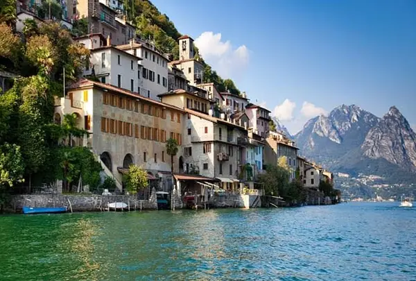 カンピョーネ・ディターリア (Campione d'Italia)