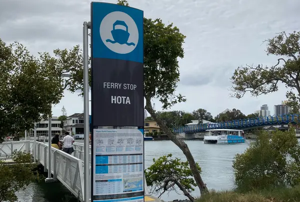 HOPOフェリーのりば:           HOTAパークランド               HOTA Parklands