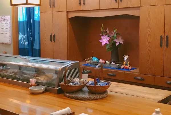 東鮨
