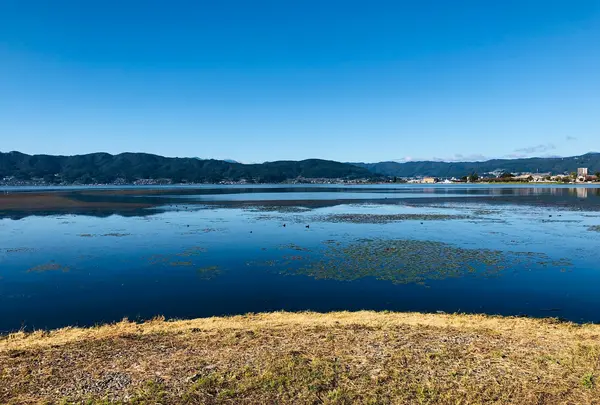 諏訪湖畔
