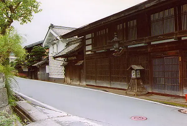 橋本政屋（甲州道中茶屋跡）