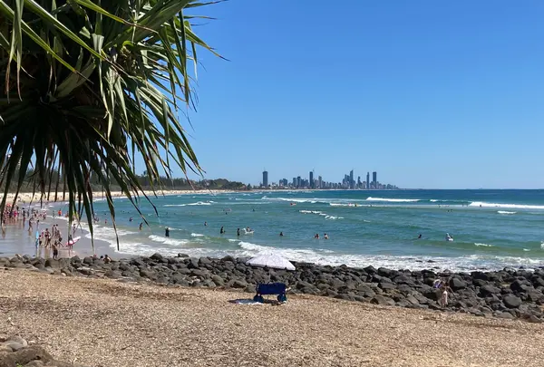 バーレーヘッズ　ジャスティン•パーク　Burleigh Heads Justin Park