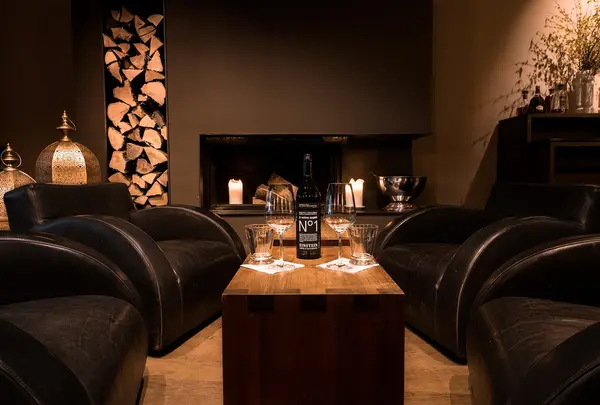 アインシュタインカフェ (Einstein Café & bel étage)