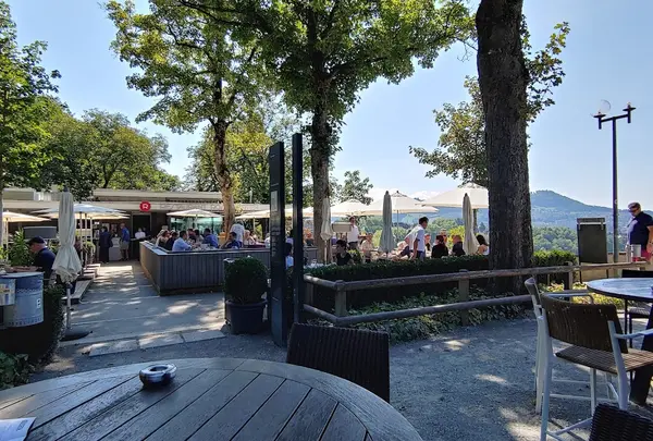 バラ公園 (Restaurant Rosengarten)