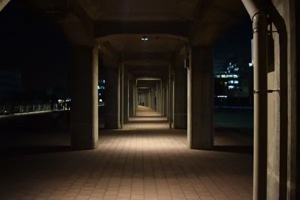 高架下