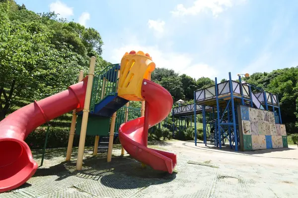 乳幼児向けの小さな公園