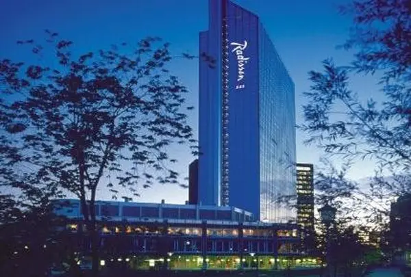 ラディソン ブル プラザ ホテル