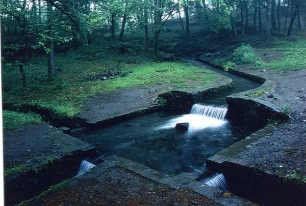 名水「三分一湧水」
