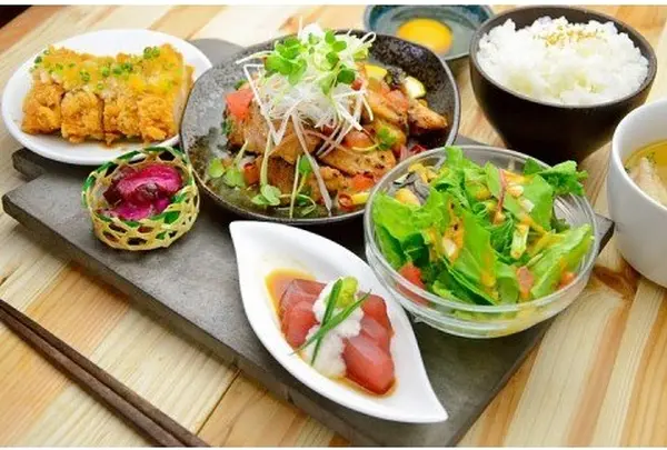 瓦カフェ 関内店